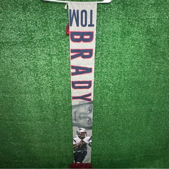 Tom Brady Forever Collectibles Gray and Red Sports Scarf - Picture 2 of 4